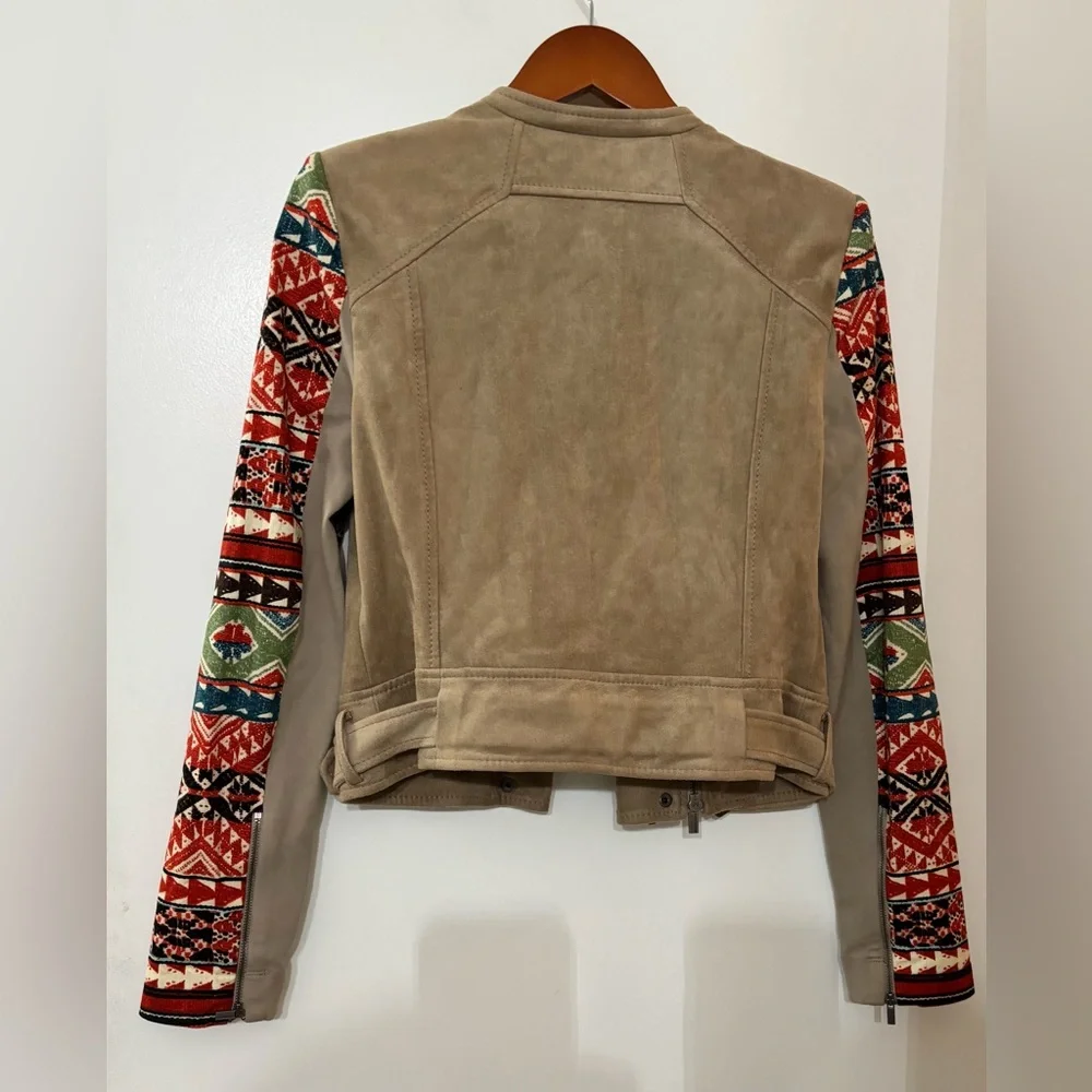 BCBGMAXAZRIA Women Tan Aztec/Tribal Print Faux Suede Peter Moto Jacket Small - Picture 2 of 15